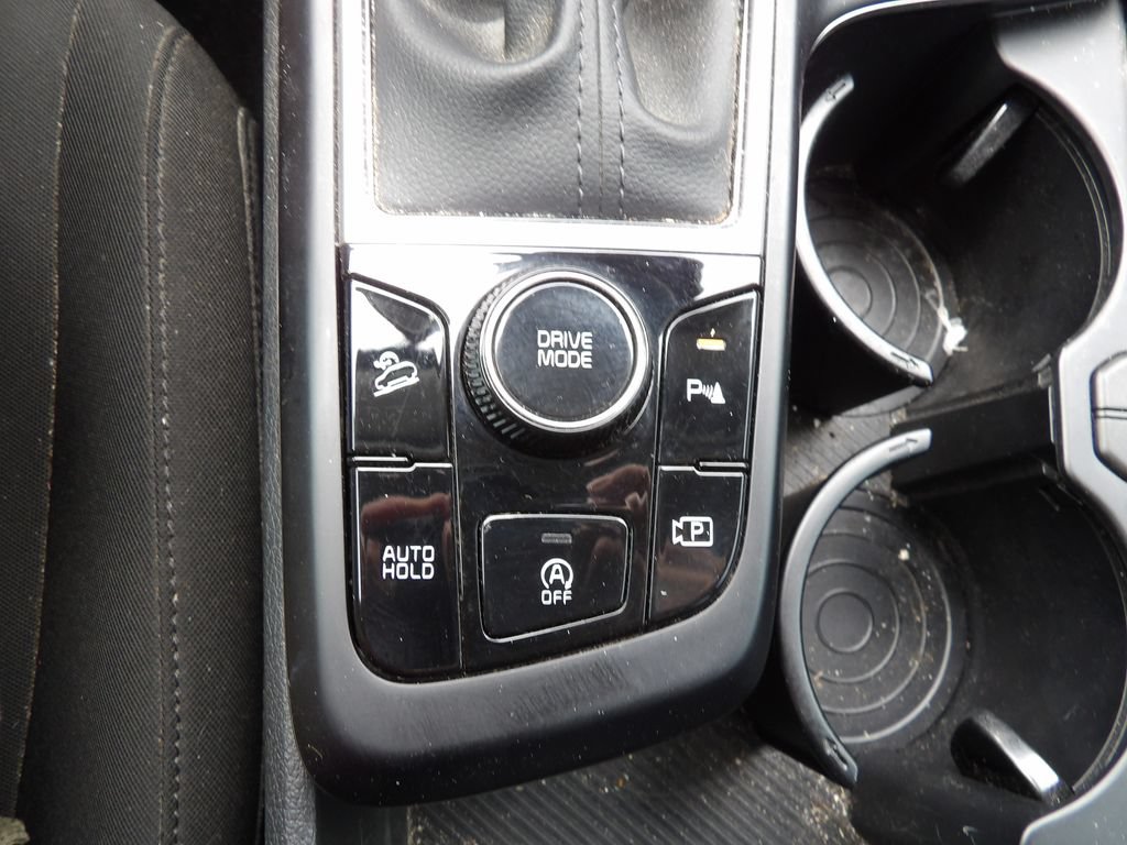 Used 2025 Kia Sportage LX FWD image 18