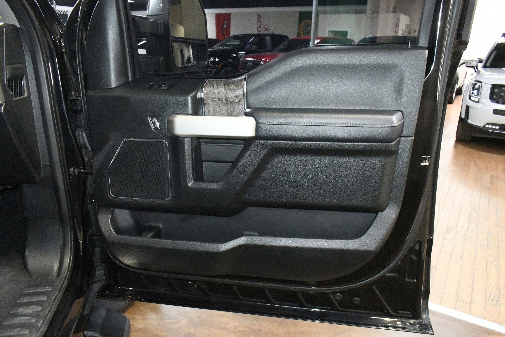 Used 2019 Ford F250 Lariat w/ Lariat Ultimate Package image 42