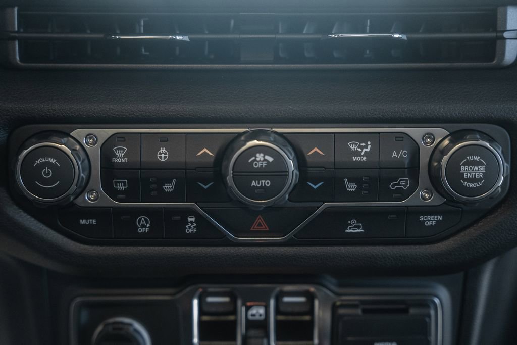 New 2025 Jeep Gladiator Sport image 21