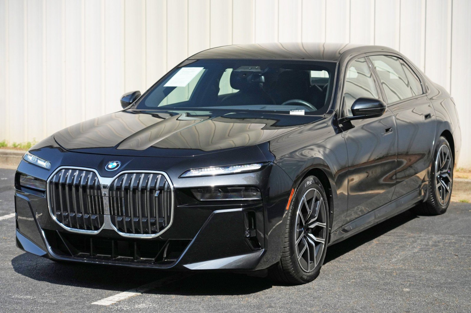 Used 2023 BMW i7 xDrive60 w/ Executive Package 2 AWD/4WD image 69