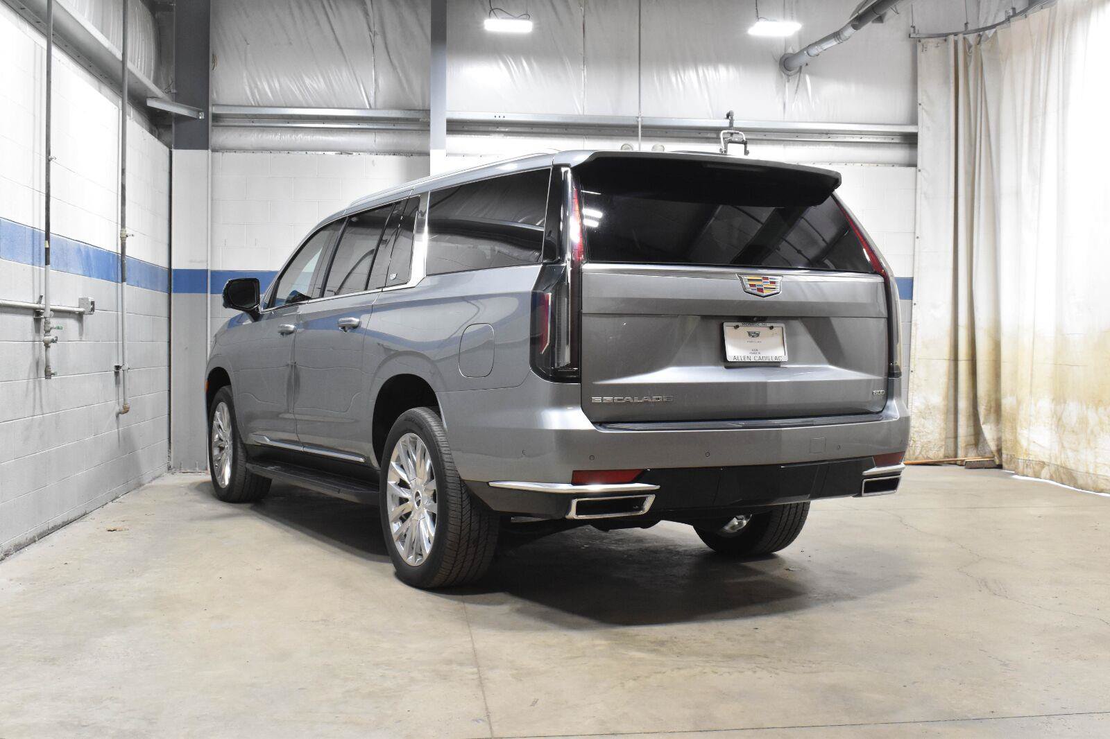 Certified 2023 Cadillac Escalade ESV Premium Luxury AWD/4WD image 25