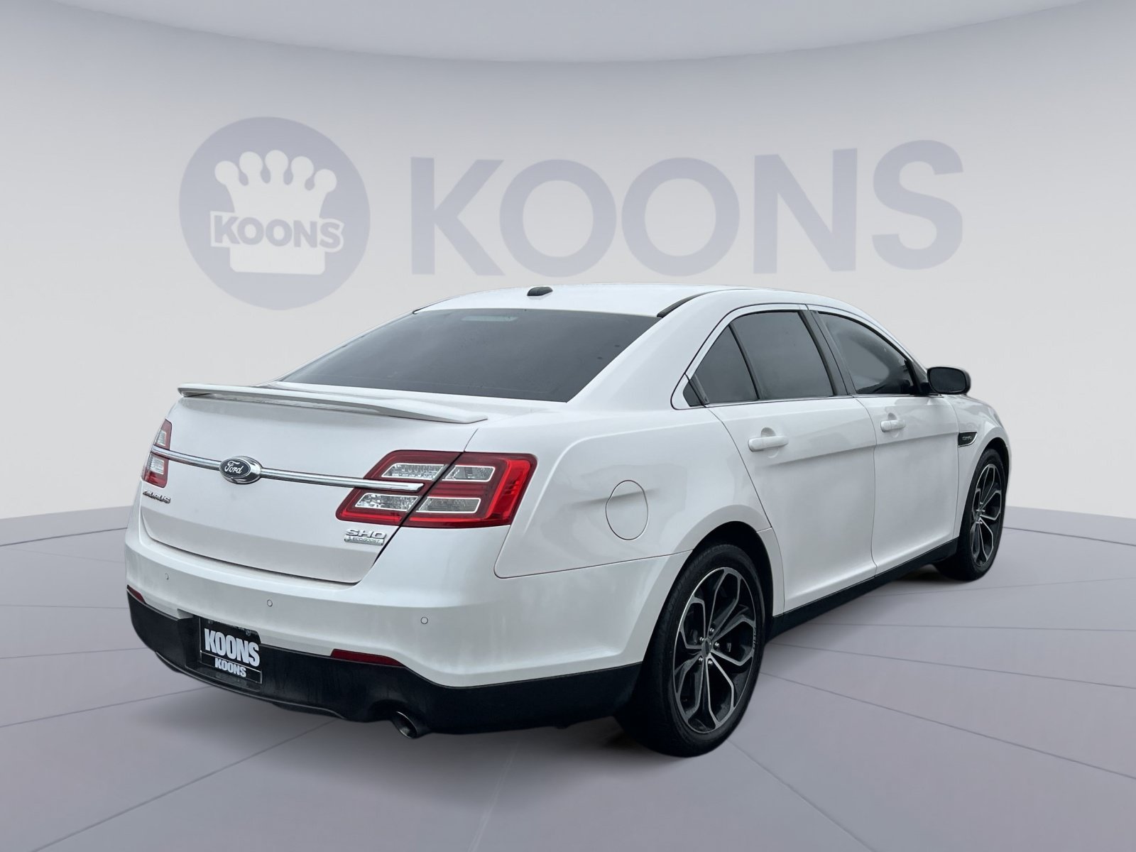 Used 2018 Ford Taurus SHO AWD/4WD image 11