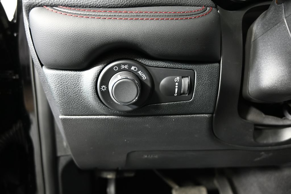 Used 2025 Dodge Durango GT AWD/4WD image 24