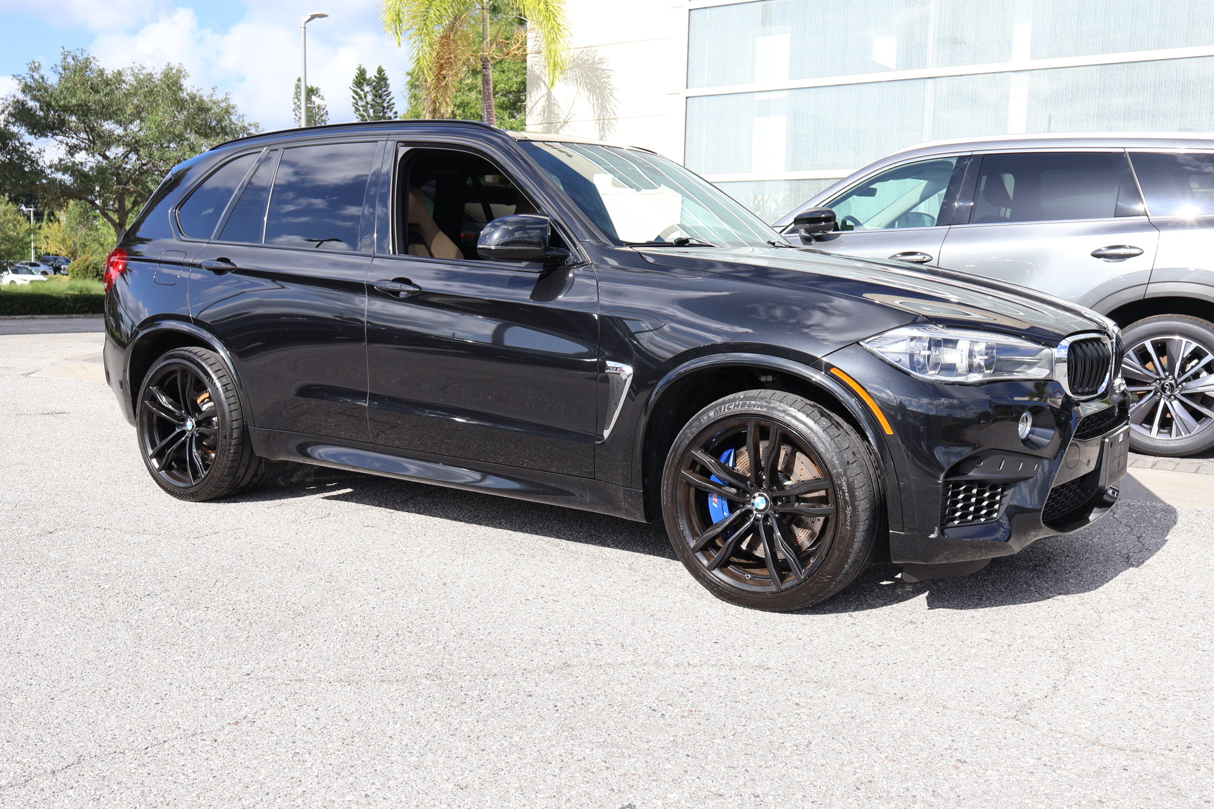 Used 2017 BMW X5 M AWD/4WD image 11