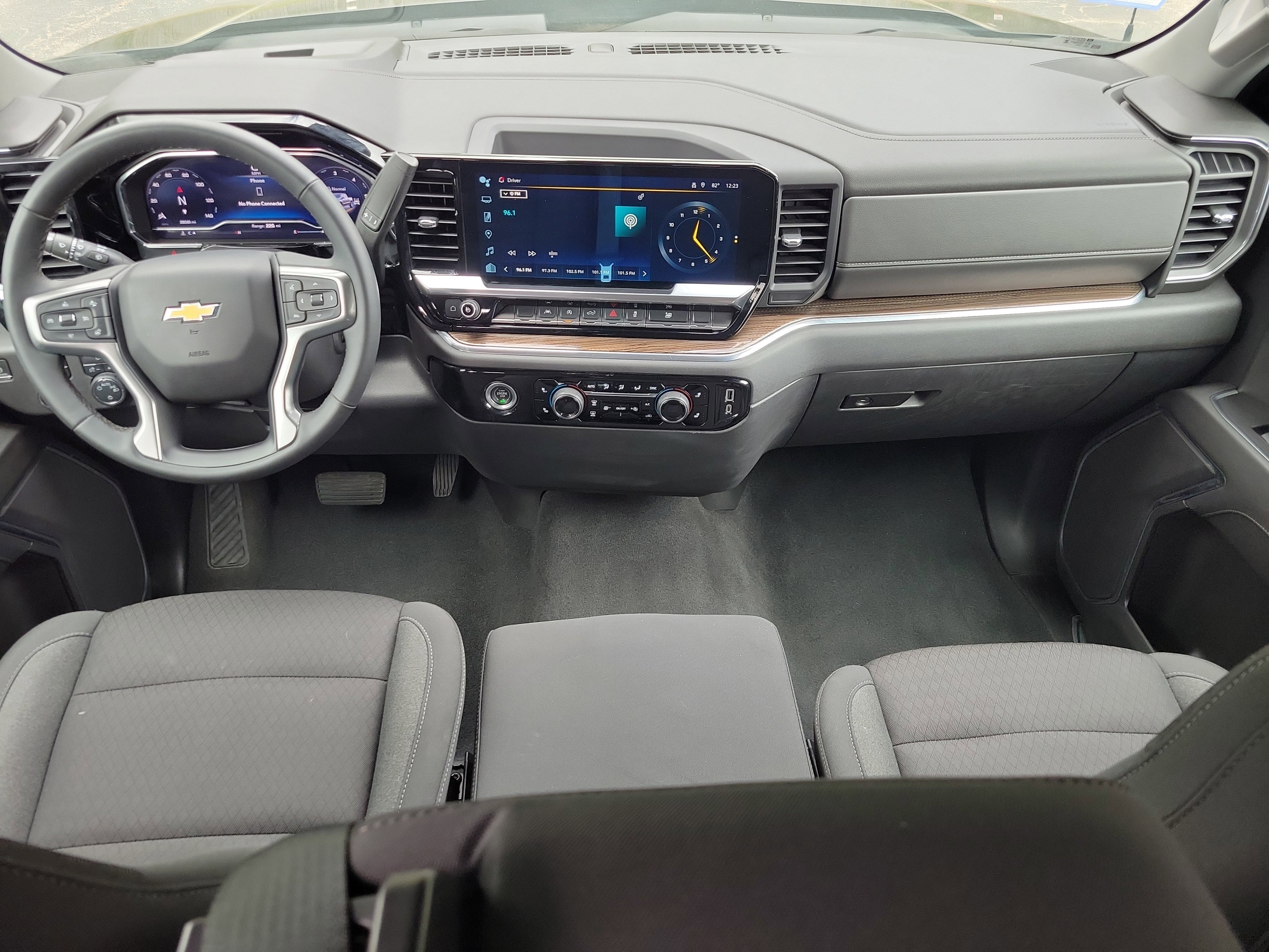 Used 2023 Chevrolet Silverado 1500 LT image 9