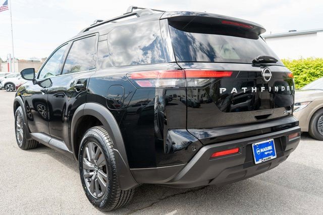 Used 2022 Nissan Pathfinder SV AWD/4WD image 8