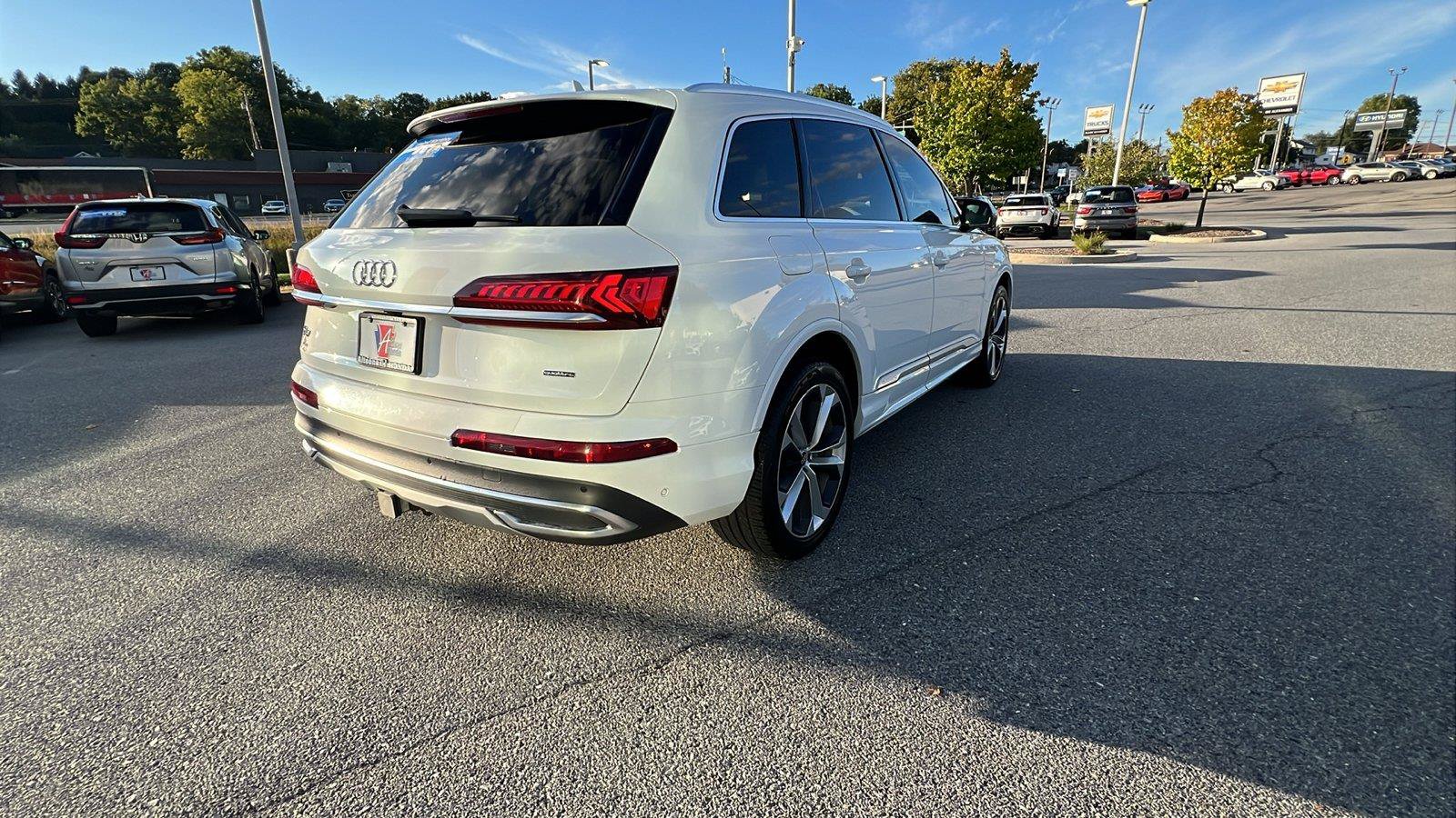 Used 2021 Audi Q7 3.0T Premium Plus w/ Premium Plus Package AWD/4WD image 4