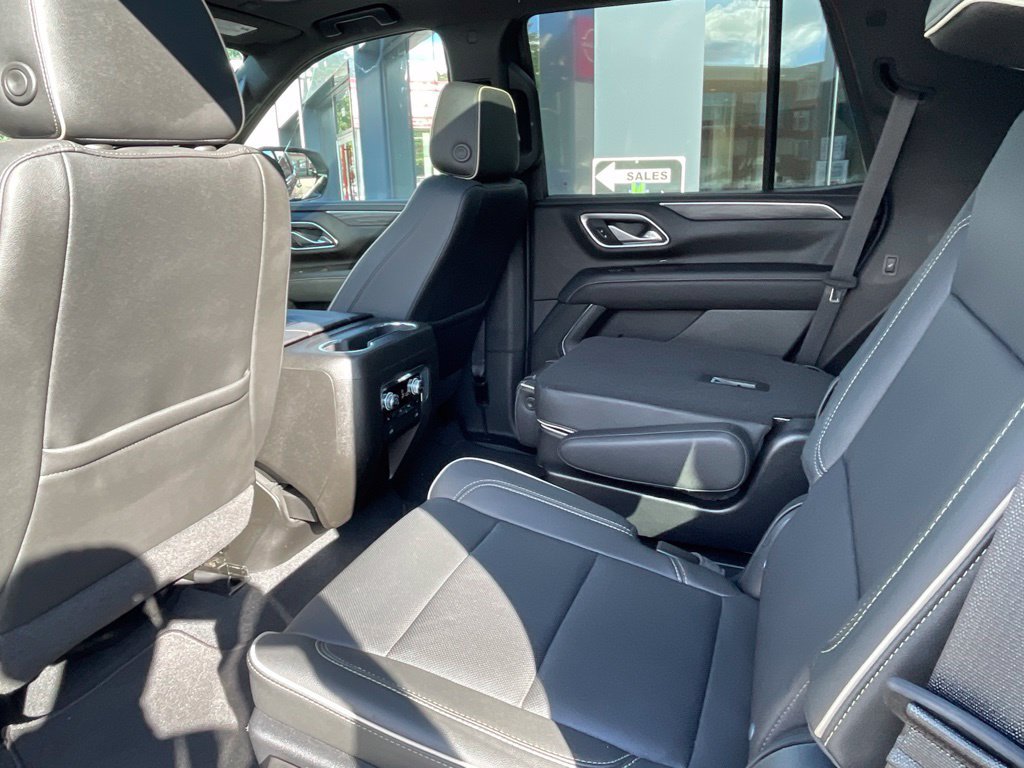 Used 2022 GMC Yukon SLT w/ SLT Premium Package AWD/4WD image 12