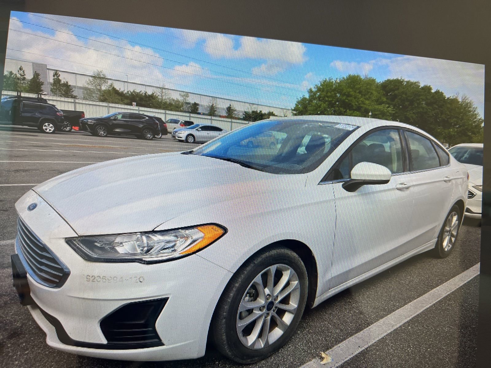 Used 2020 Ford Fusion SE FWD image 1
