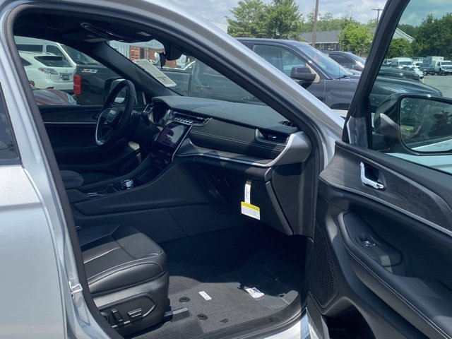 New 2025 Jeep Grand Cherokee L Limited image 29