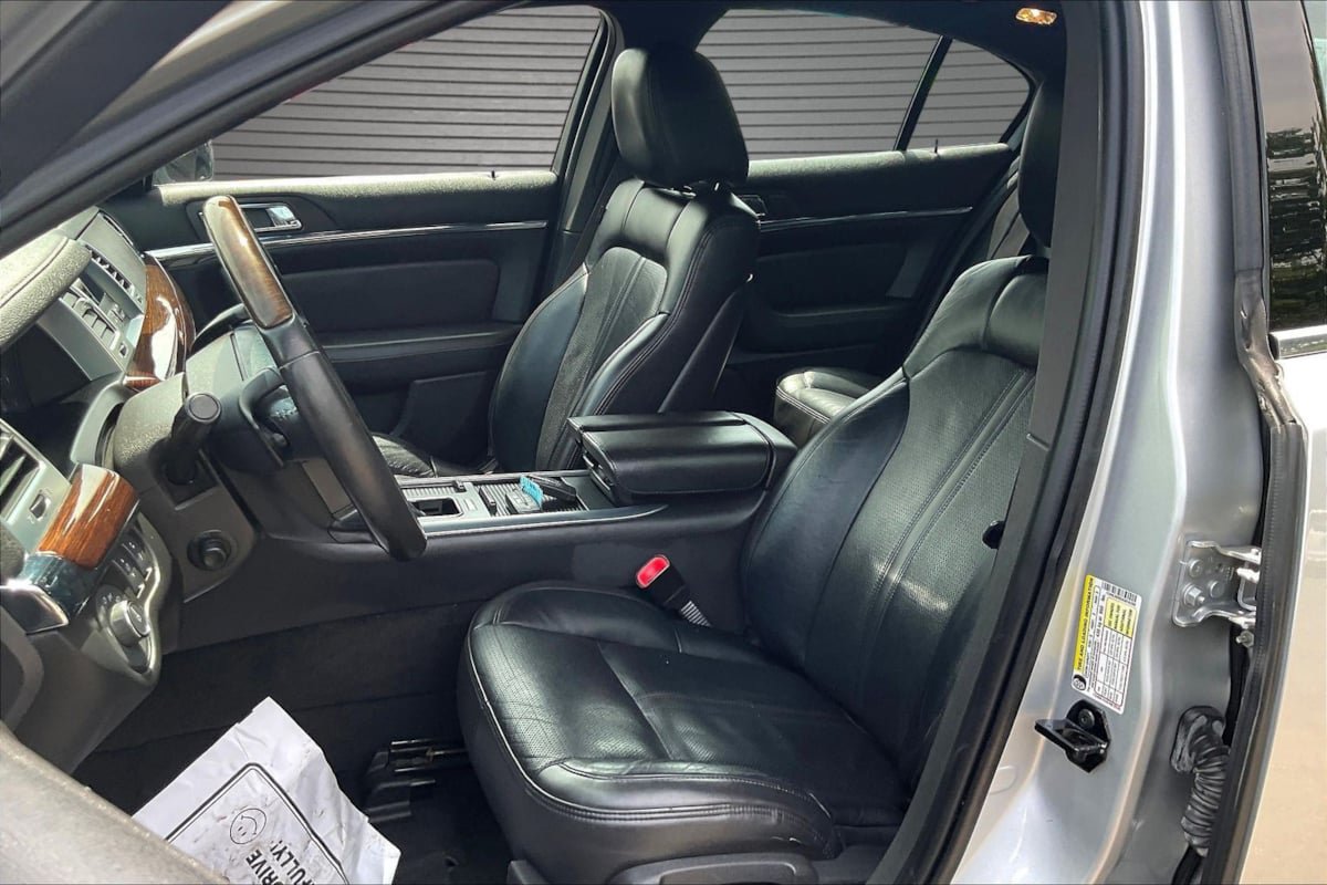 Used 2010 Lincoln MKS FWD image 19