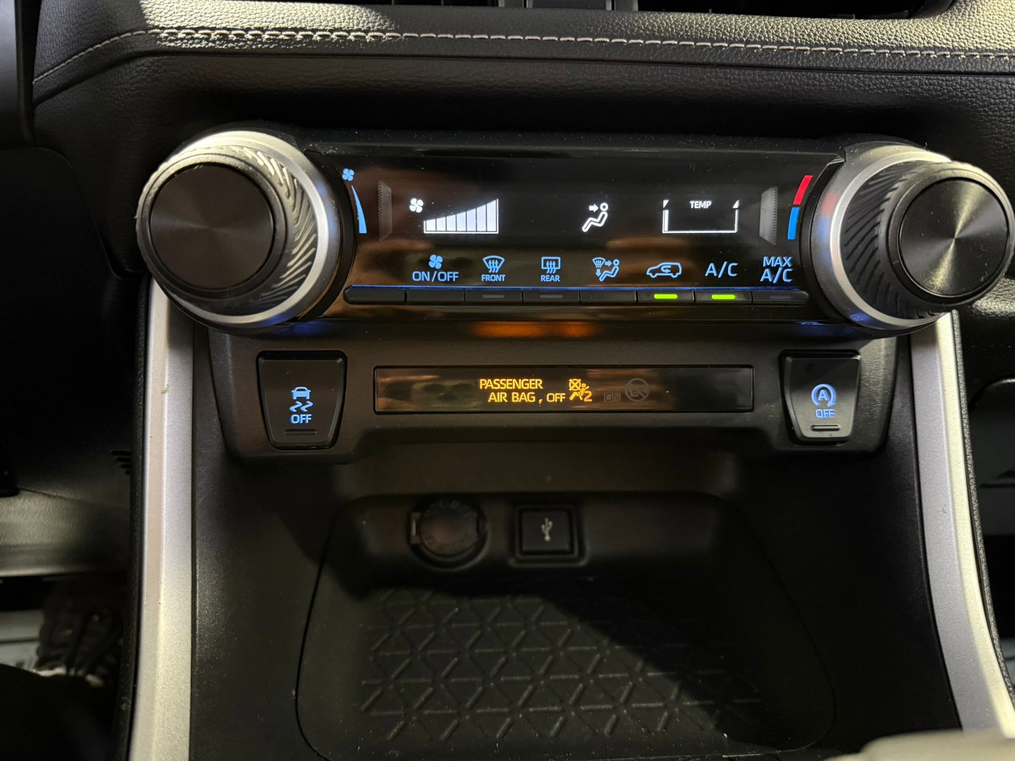 Used 2022 Toyota RAV4 LE image 20