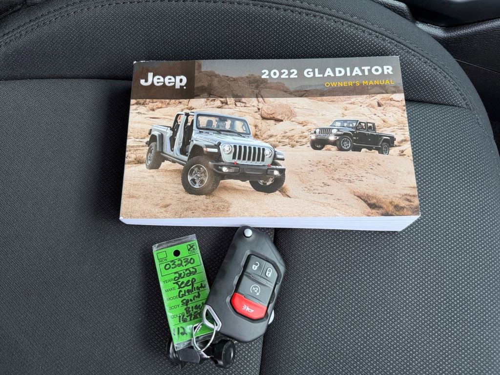 Used 2022 Jeep Gladiator Sport image 11