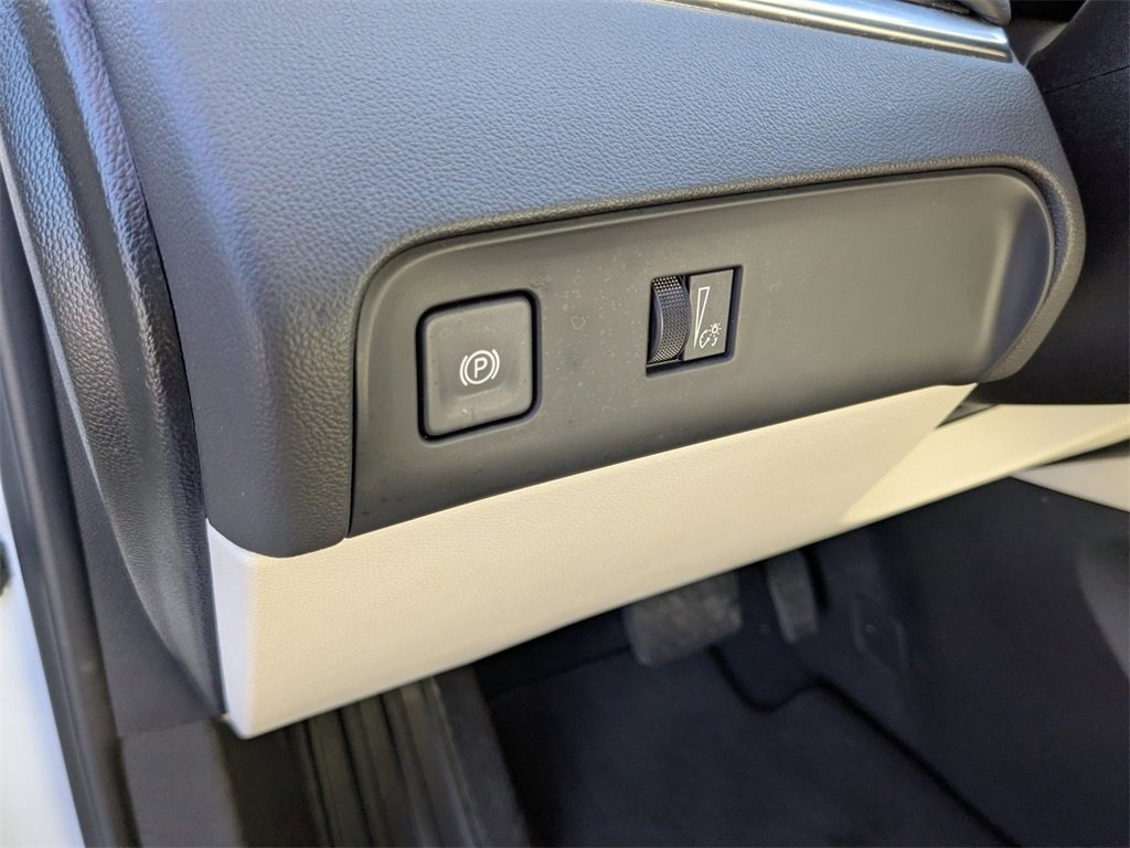 Certified 2024 Buick Enclave Essence image 23