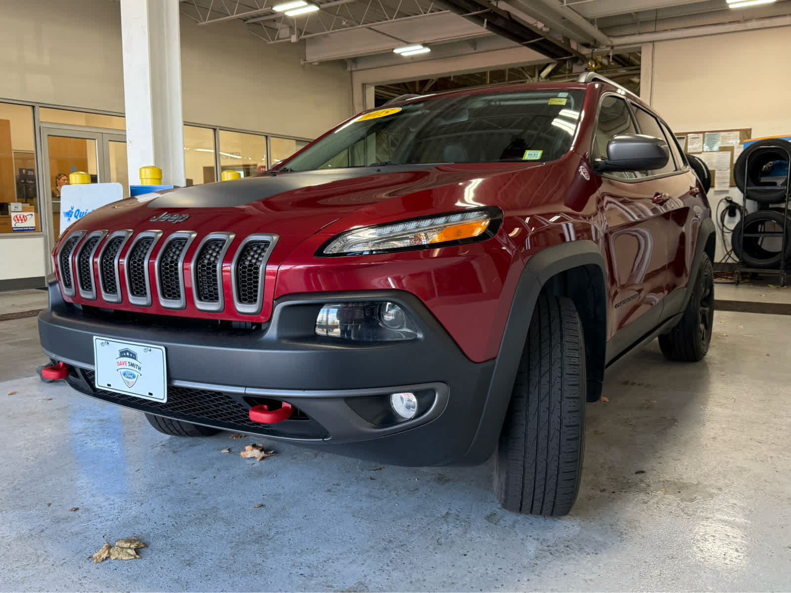 Used 2015 Jeep Cherokee Trailhawk w/ Leather Interior Group AWD/4WD image 5