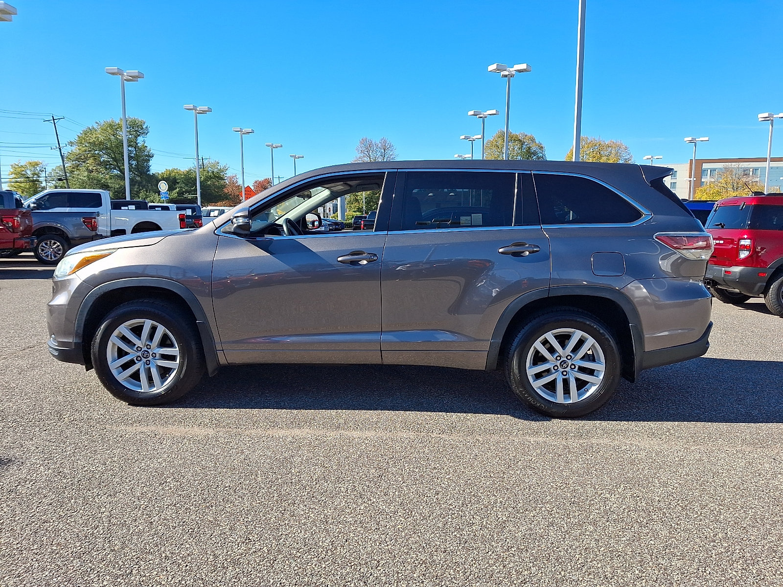 Used 2016 Toyota Highlander LE AWD/4WD image 6