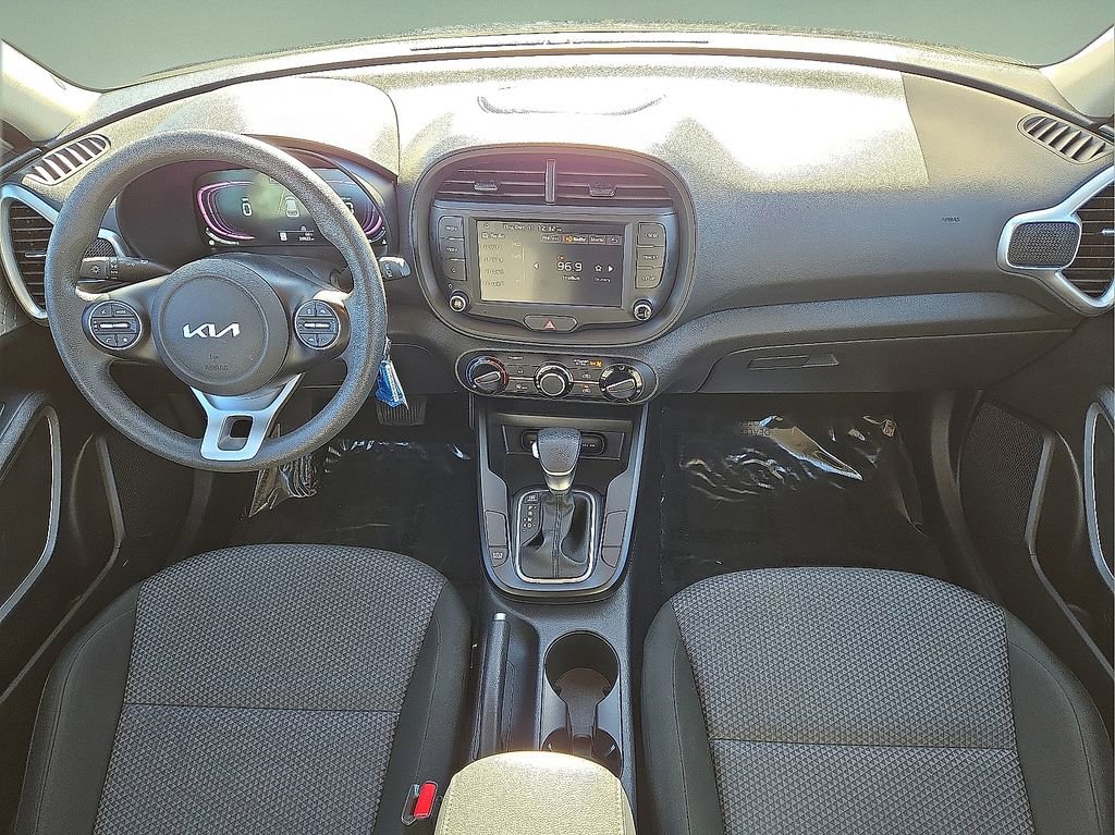 Used 2024 Kia Soul LX w/ Option Group 015 image 16