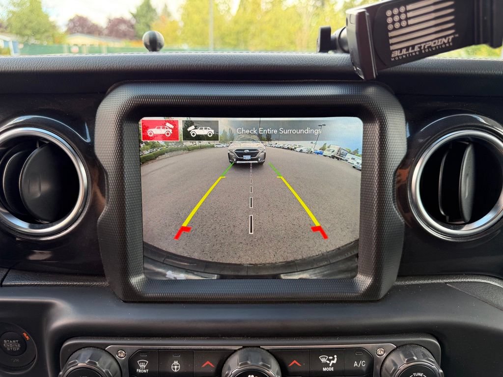 Used 2022 Jeep Wrangler Unlimited Sahara AWD/4WD image 23