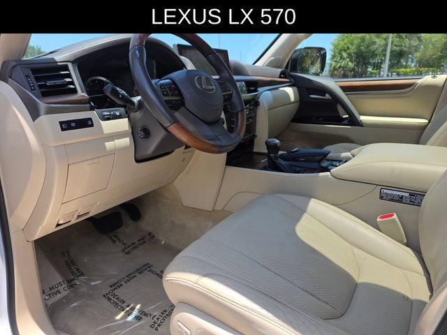Used 2021 Lexus LX 570 4WD w/ Luxury Package image 24