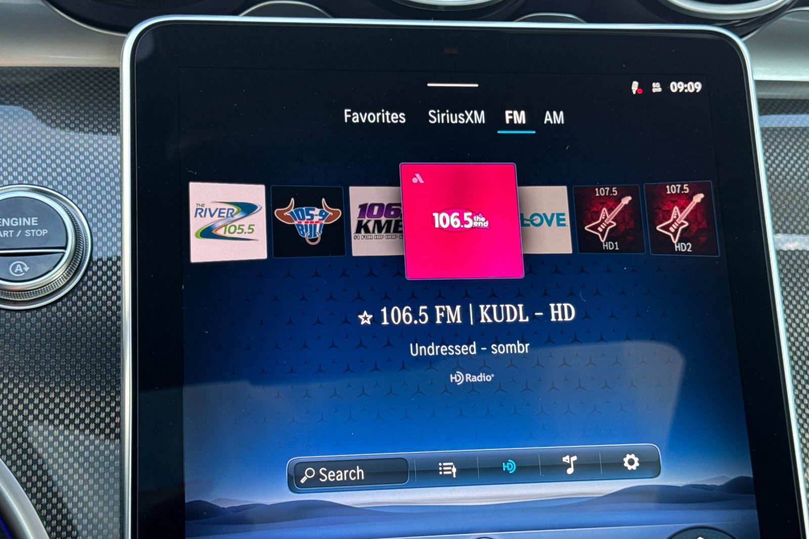 New 2025 Mercedes-Benz C 300 4MATIC Sedan image 17