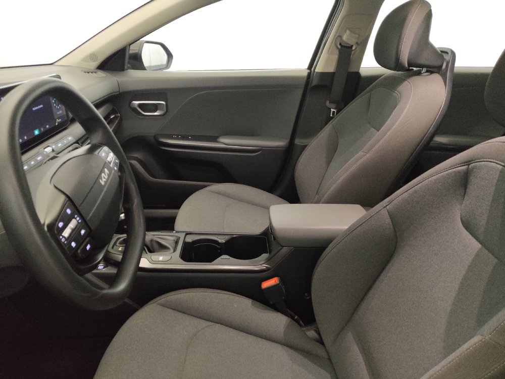 Used 2025 Kia K4 FWD image 17