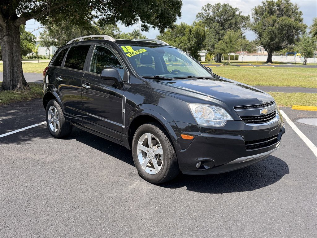 Used 2013 Chevrolet Captiva Sport LT FWD image 3