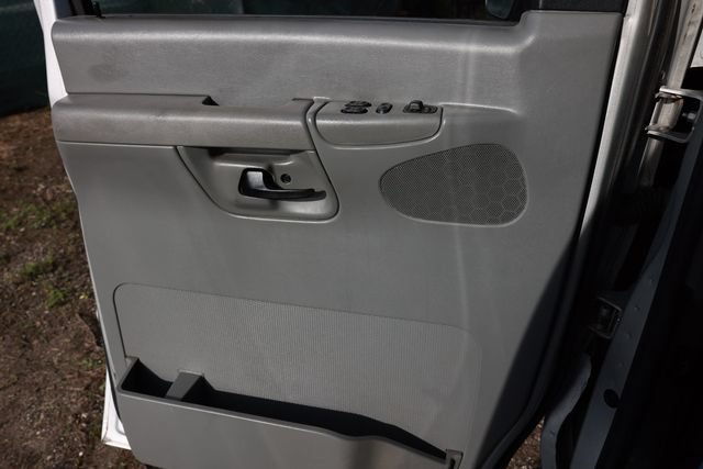 Used 2008 Ford E-350 and Econoline 350 XLT RWD image 40