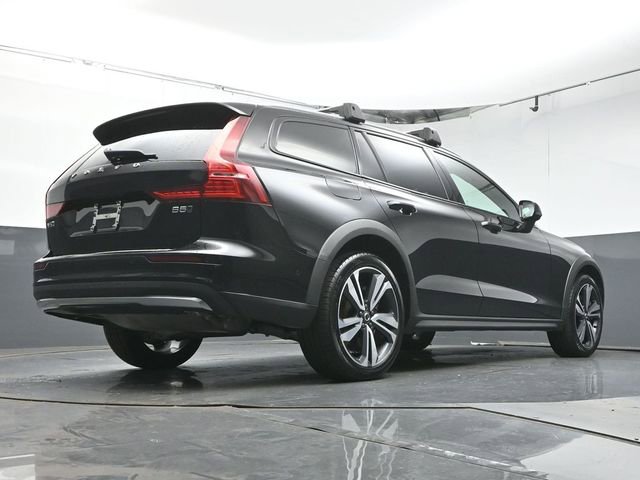 Used 2023 Volvo V60 B5 Cross Country Plus w/ Climate Package AWD/4WD image 38