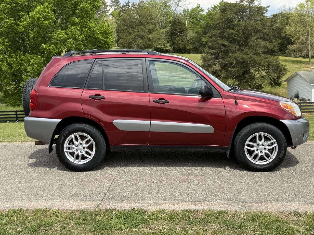 Used 2005 Toyota RAV4 4WD