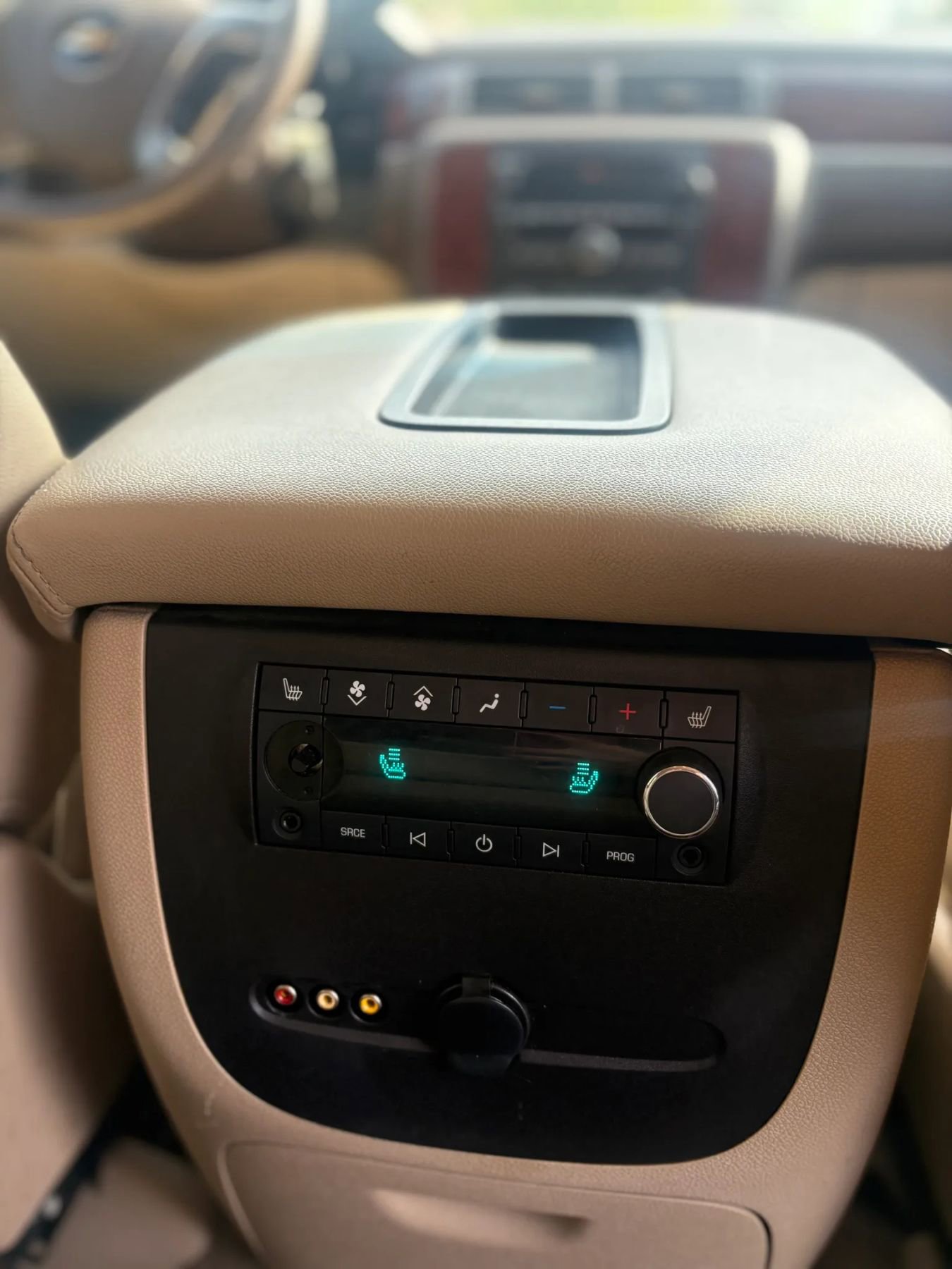 Used 2013 Chevrolet Tahoe LT w/ Luxury Package AWD/4WD image 30