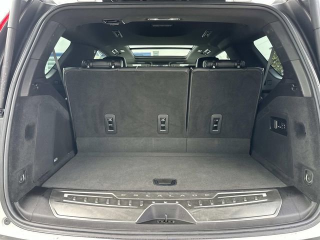 Used 2021 Cadillac Escalade Premium Luxury AWD/4WD image 9