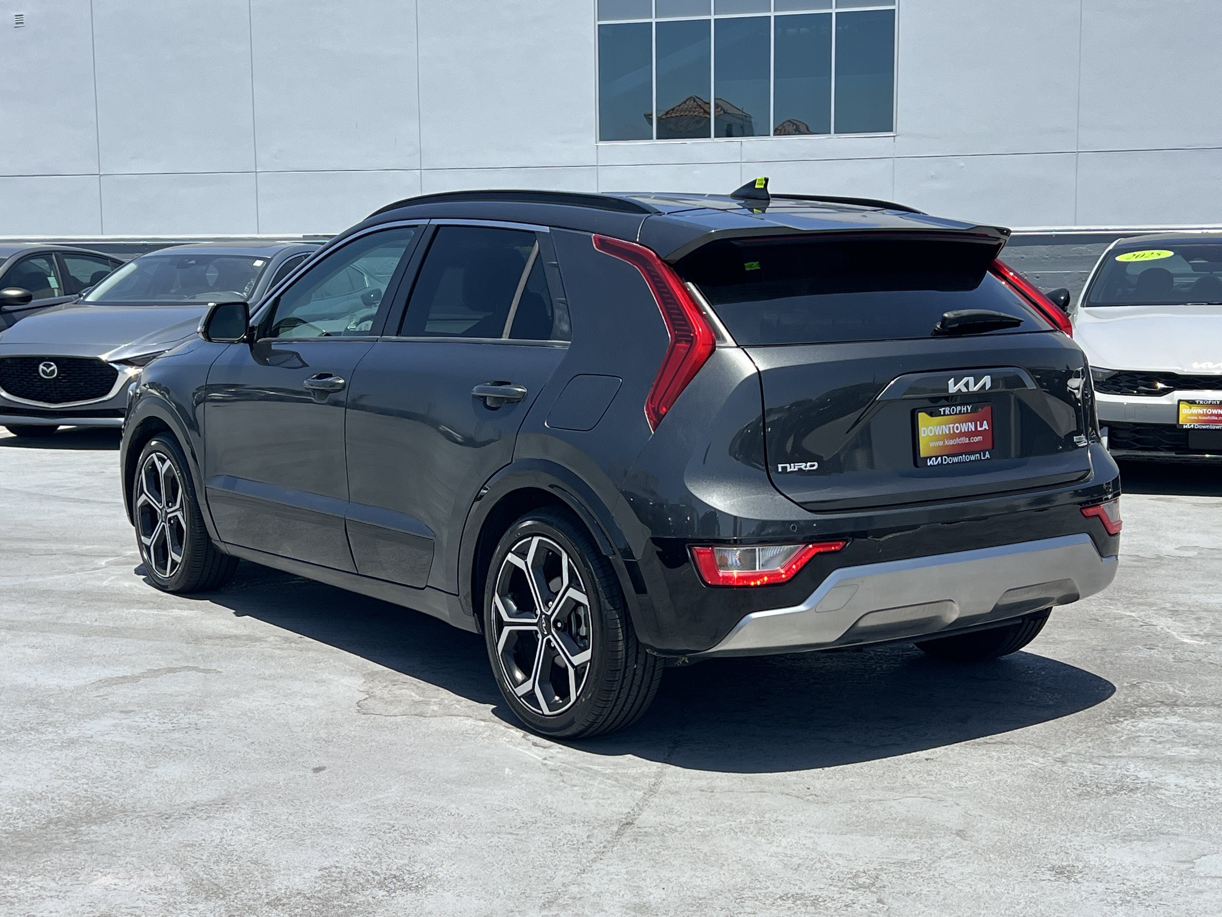 Certified 2023 Kia Niro EX Touring FWD image 4
