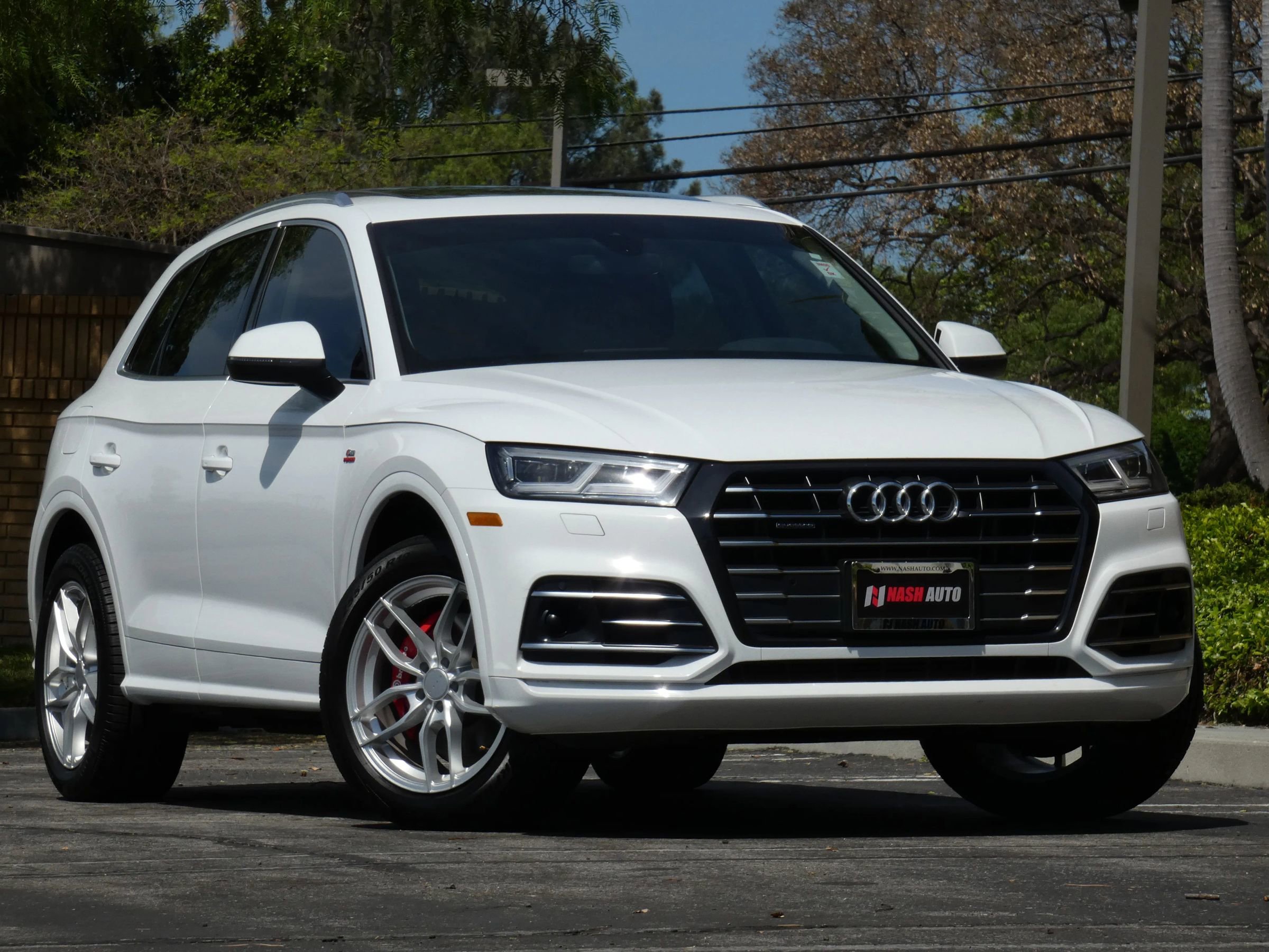 Used 2020 Audi Q5 e Premium Plus image 3