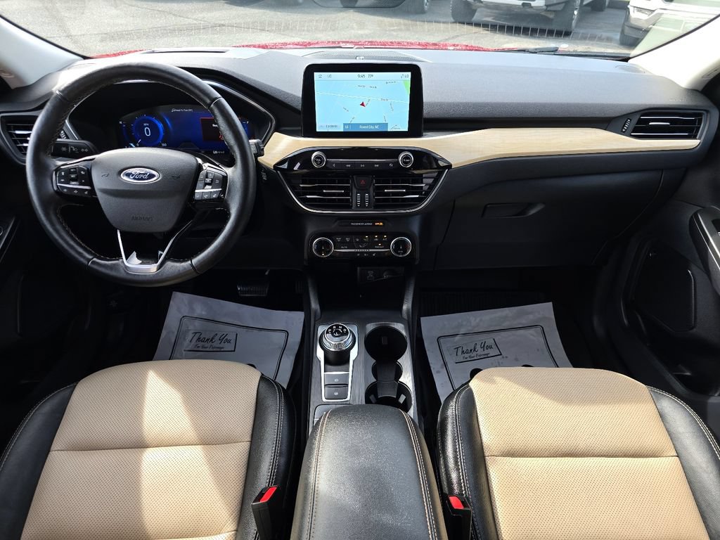 Used 2022 Ford Escape Titanium w/ Titanium Elite Package AWD/4WD image 3