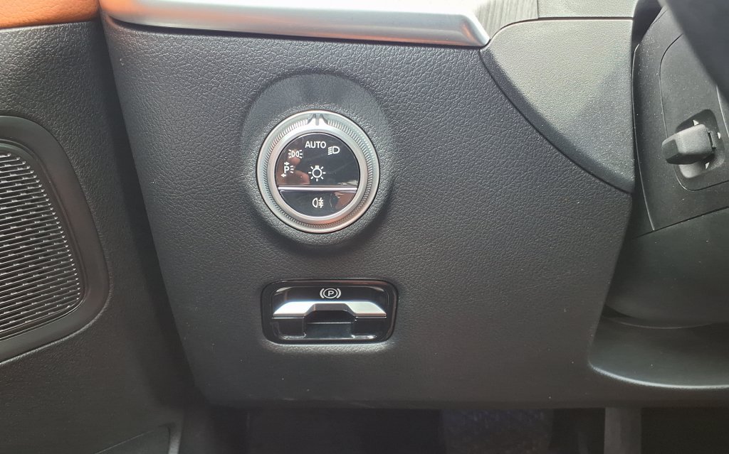 Used 2025 Mercedes-Benz C 300 Sedan image 31