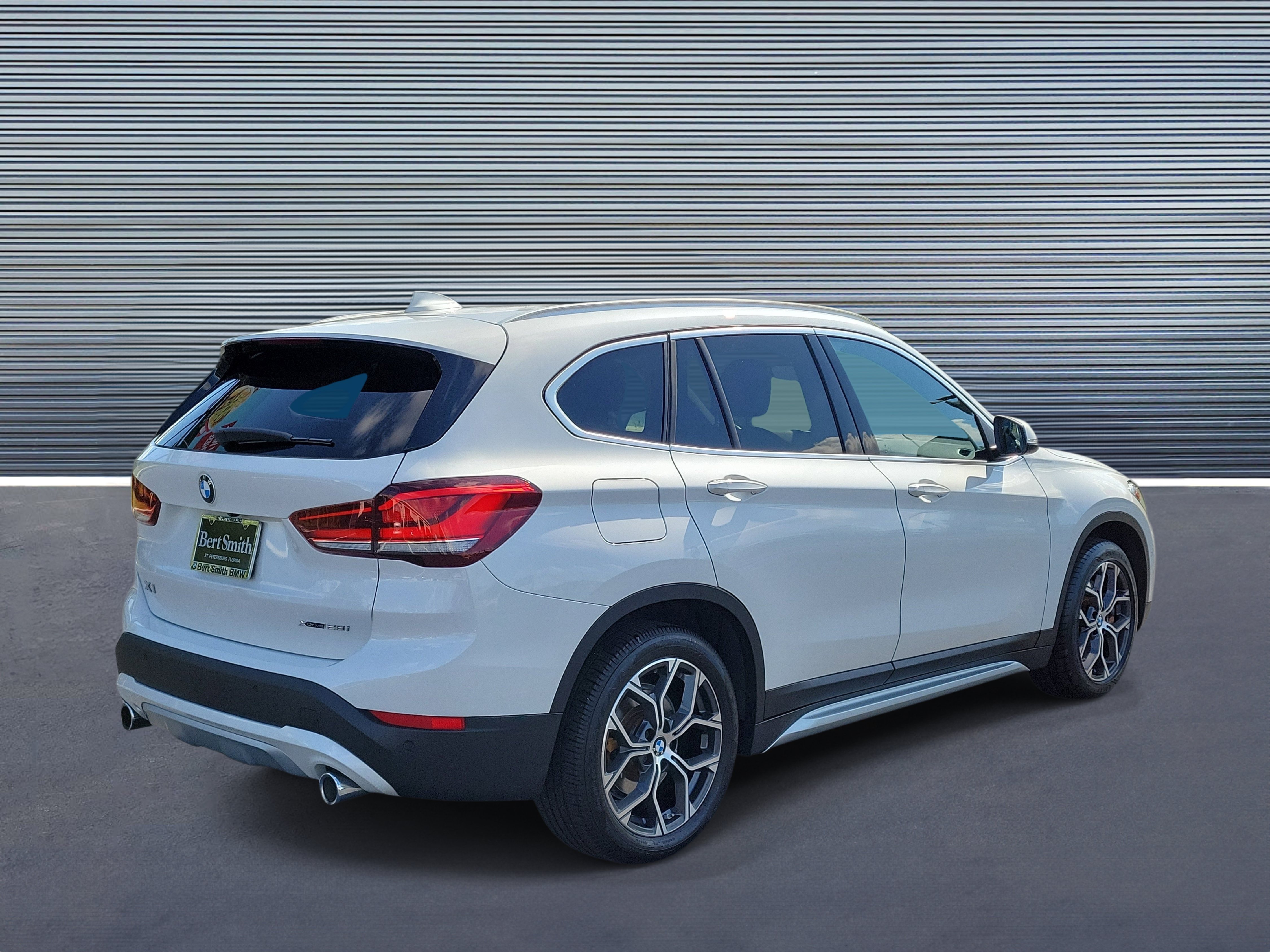 Used 2020 BMW X1 xDrive28i w/ Premium Package AWD/4WD image 3