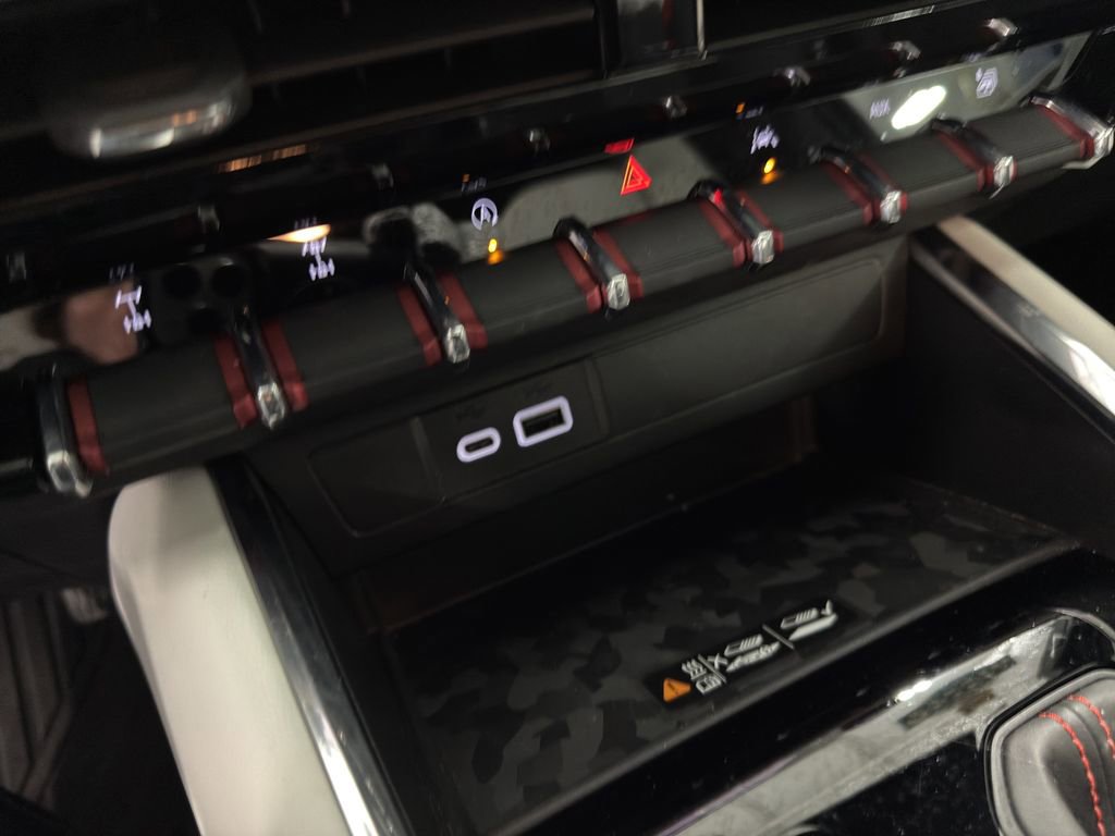 Used 2024 GMC Canyon AT4X image 35