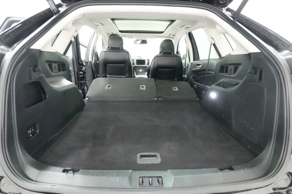 Used 2019 Ford Edge Titanium w/ Cold Weather Package AWD/4WD image 29