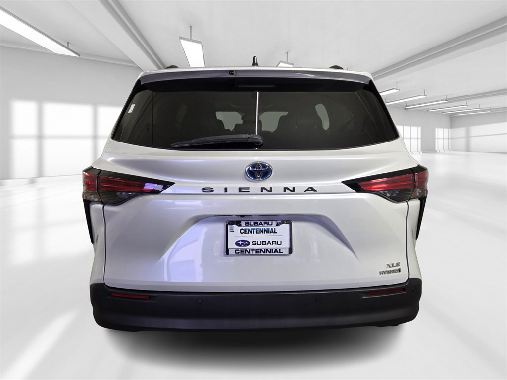 Used 2022 Toyota Sienna XLE image 5