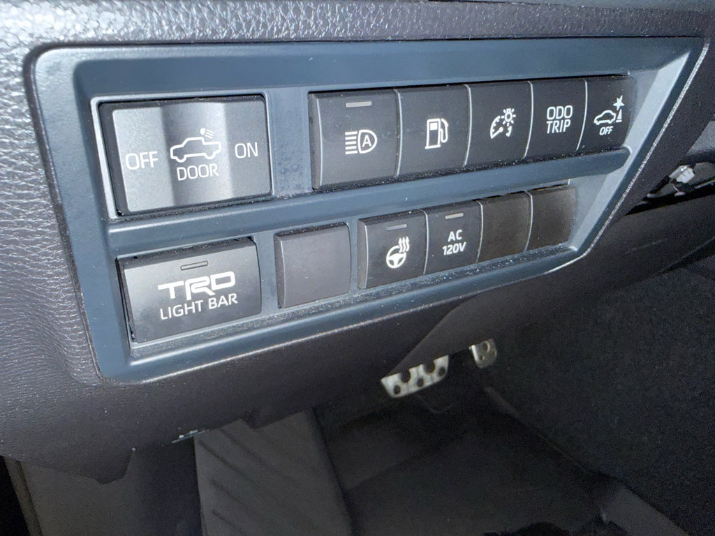Used 2025 Toyota Tundra TRD Pro AWD/4WD image 32