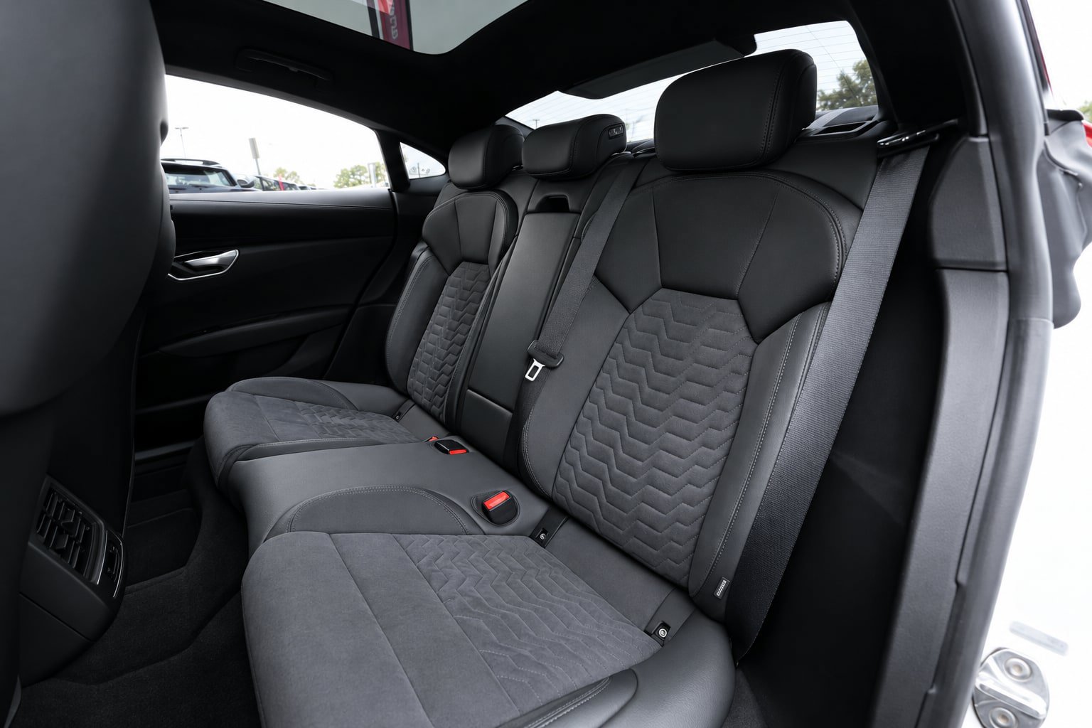 Used 2022 Audi e-tron GT Premium Plus AWD/4WD image 29