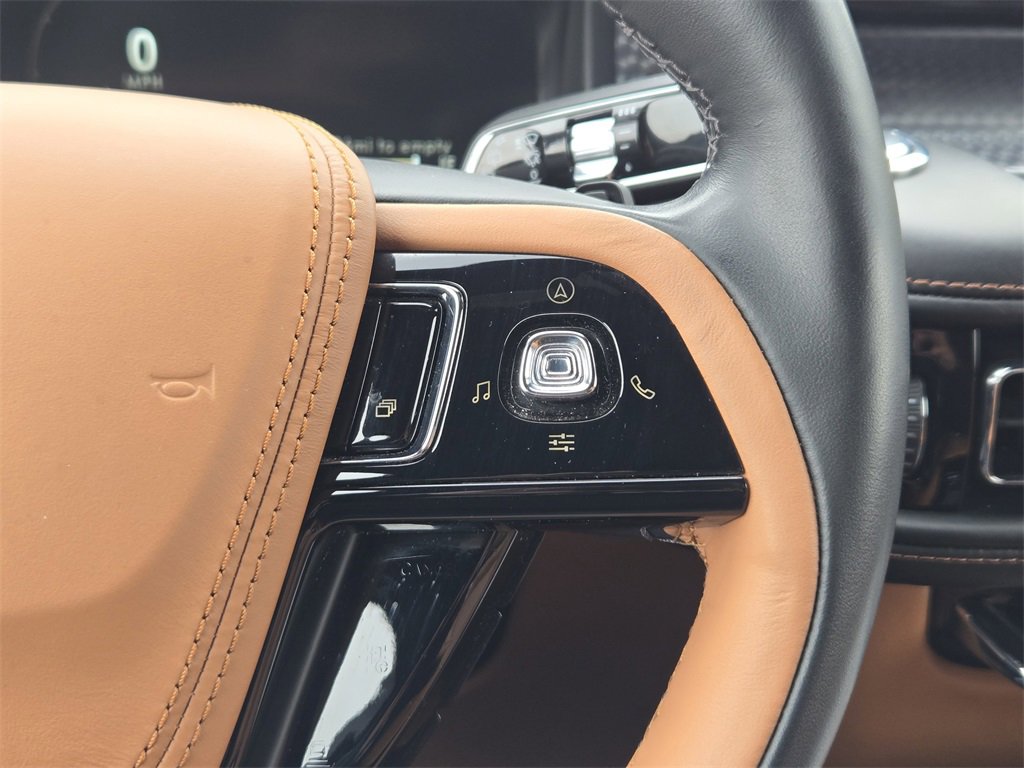 Used 2023 Lincoln Aviator Black Label w/ Class IV Trailer Tow Package image 29