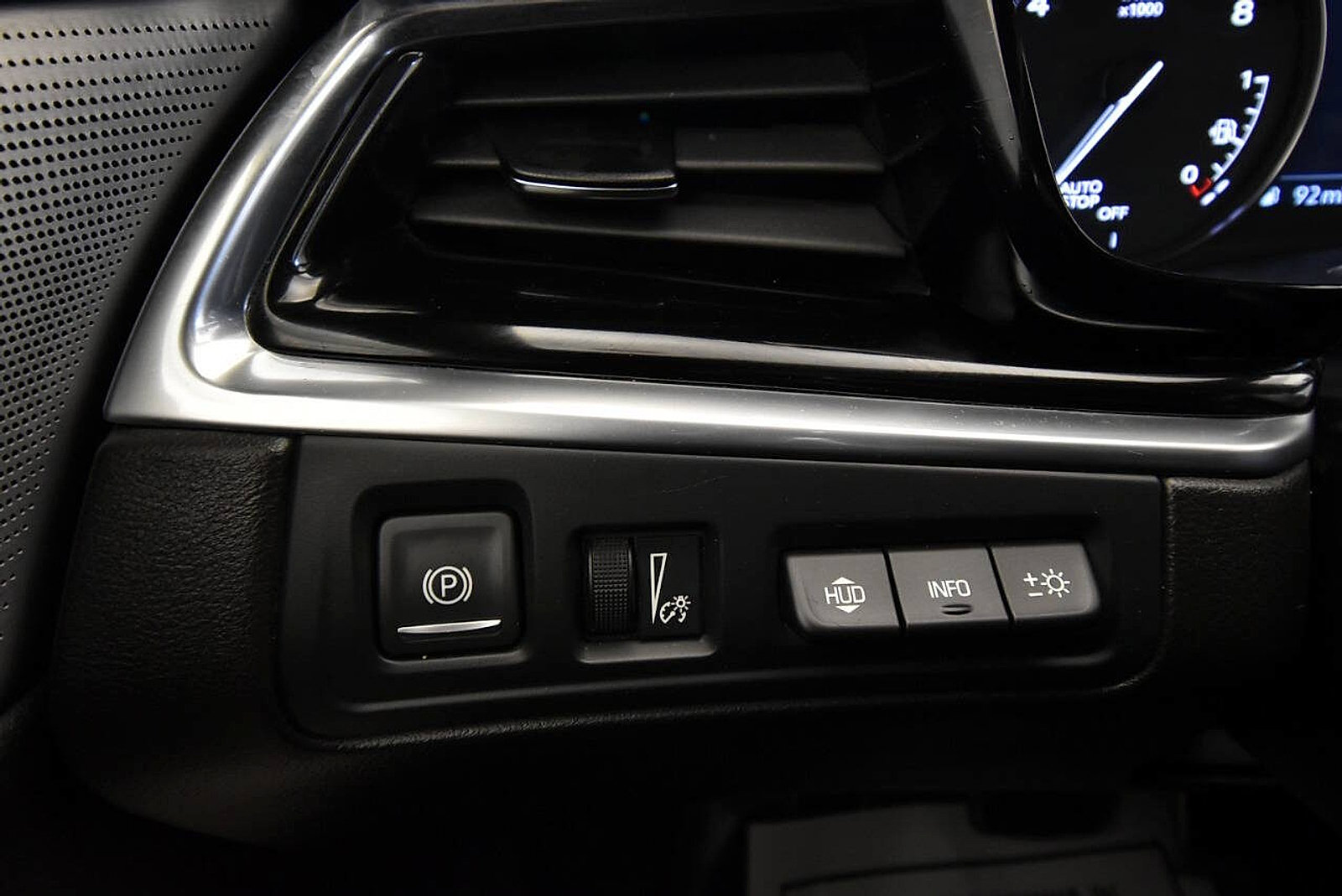 Used 2023 Cadillac XT6 Sport w/ Technology Package AWD/4WD image 34