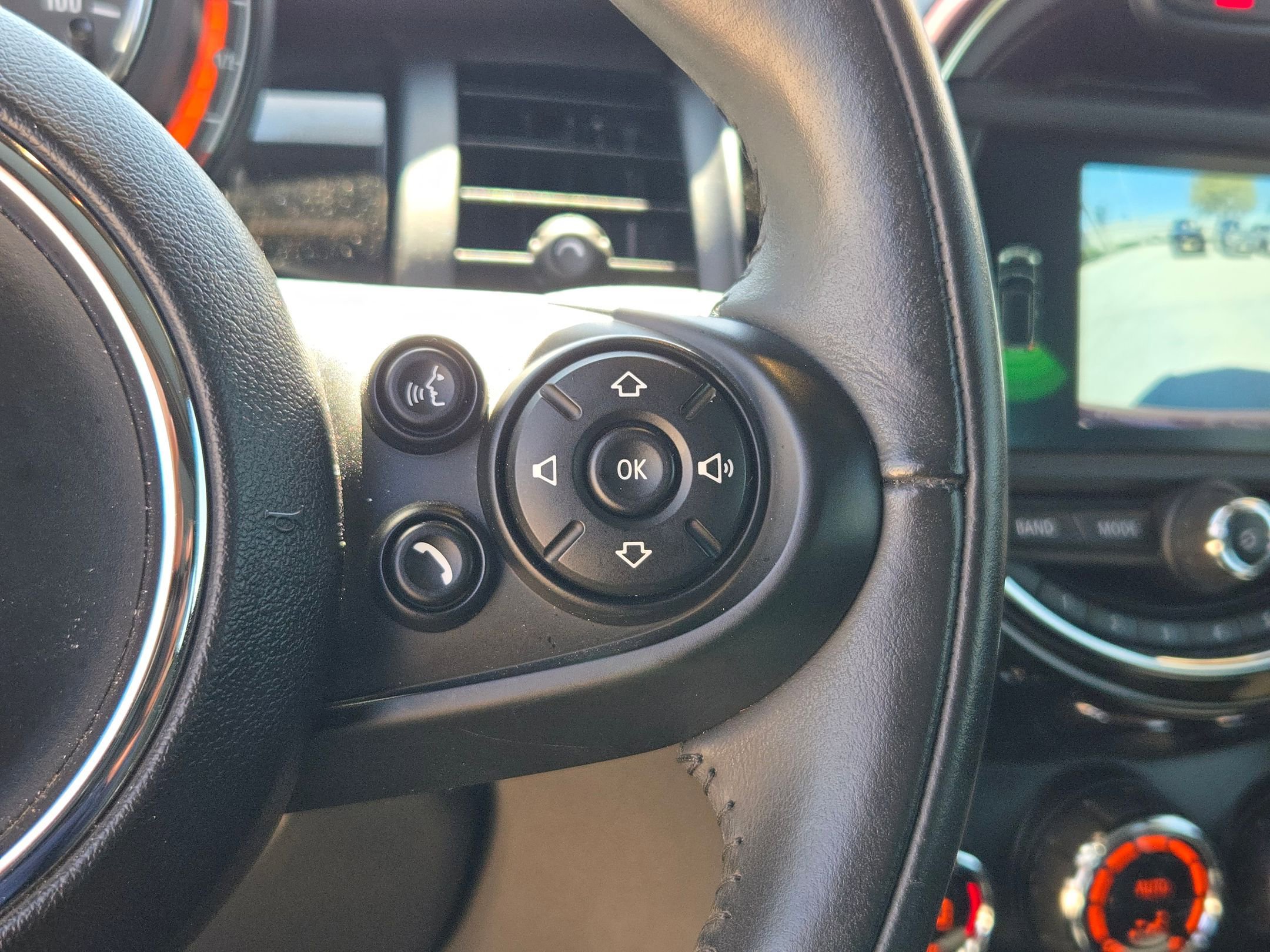 Used 2019 MINI Cooper 2-Door Hardtop image 21