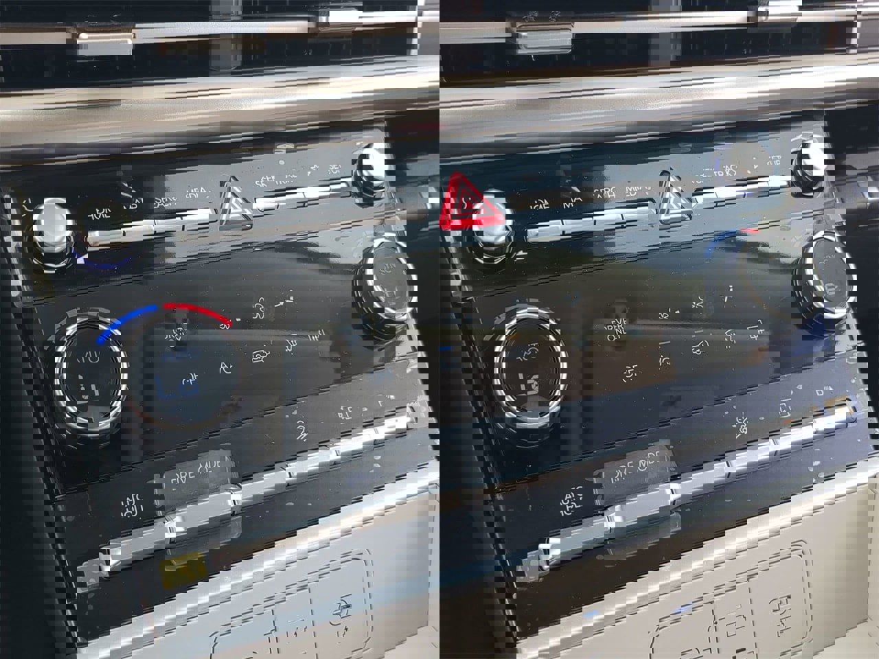 New 2026 Hyundai Santa Fe SE image 26