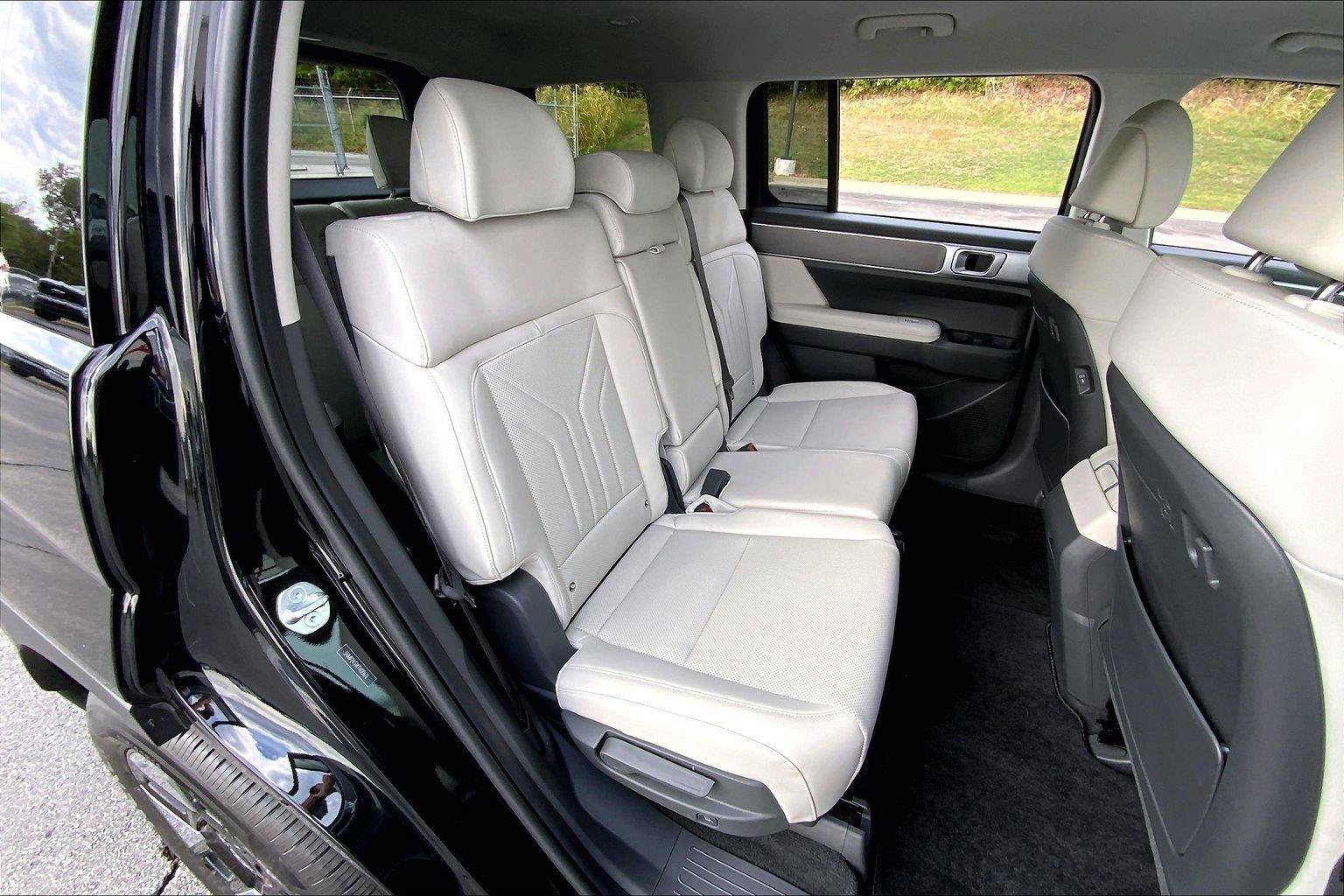 Used 2026 Hyundai Santa Fe SEL FWD image 25
