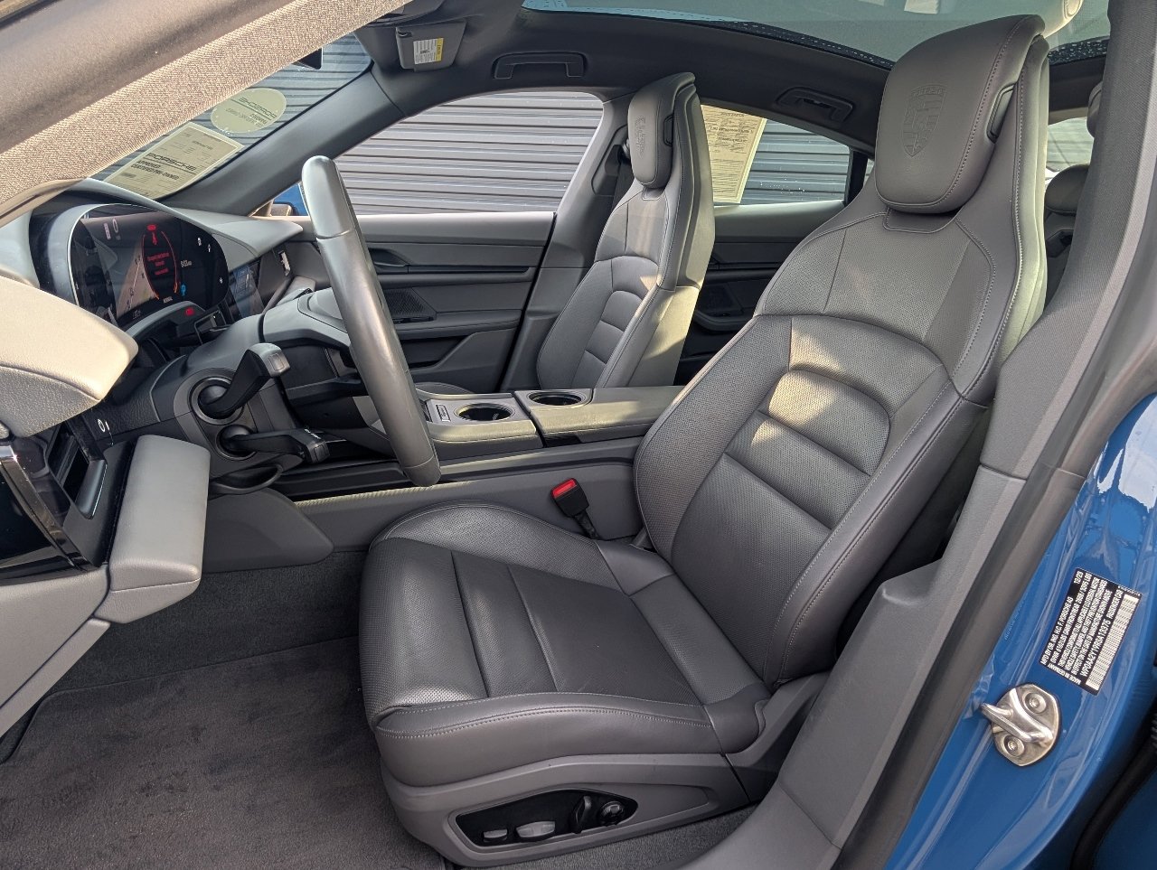 Used 2024 Porsche Taycan image 5