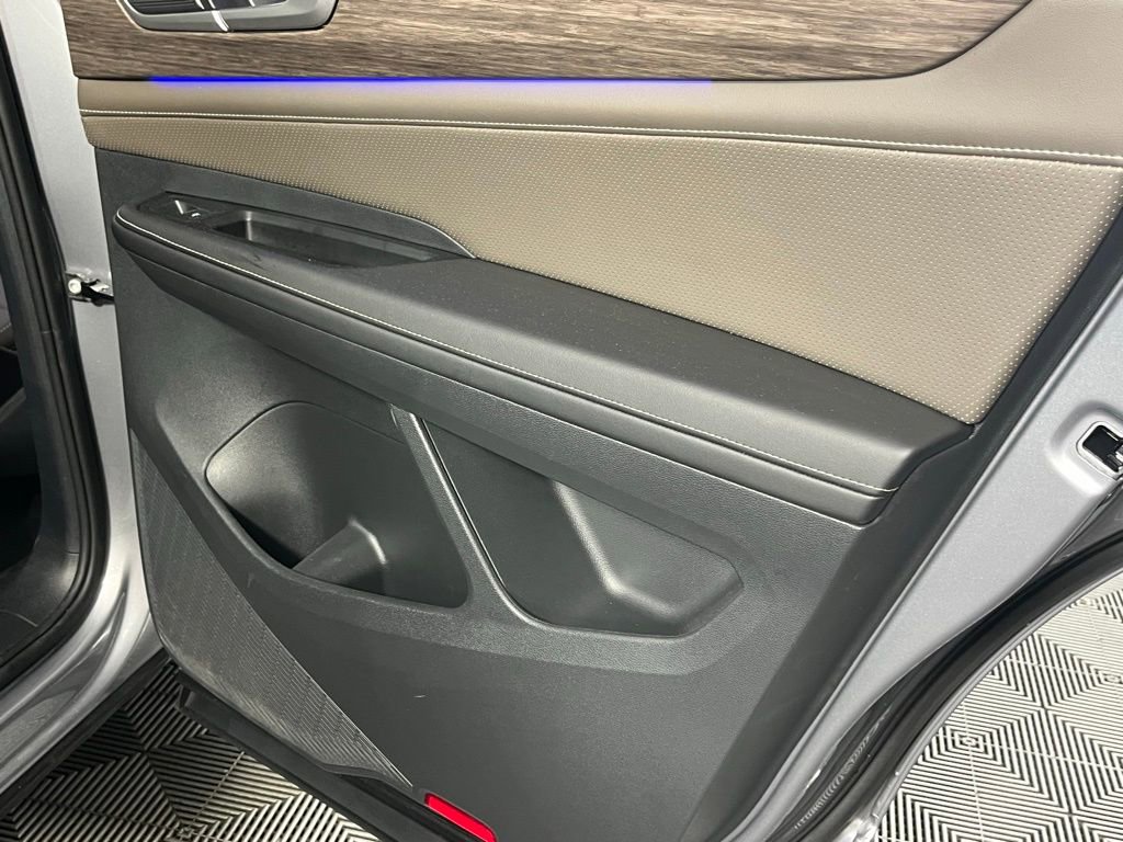 Used 2025 Volkswagen Atlas SEL image 35