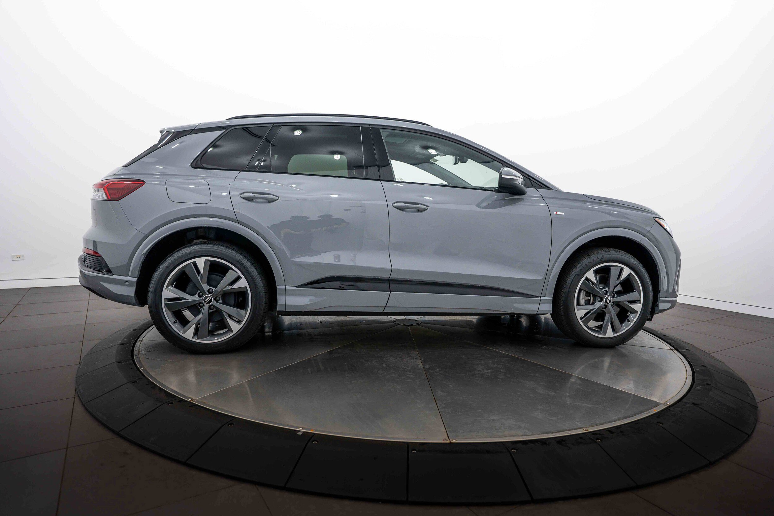 Certified 2023 Audi Q4 e-tron Premium Plus w/ Premium Plus AWD/4WD image 3