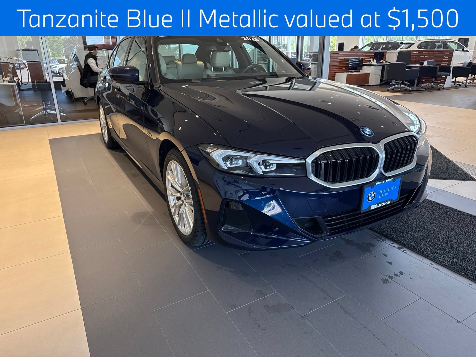 Certified 2023 BMW 330e xDrive w/ Premium Package AWD/4WD image 4